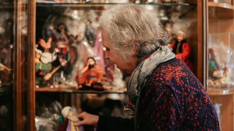 Prescott Antique Show Draws Collectors in Arizona