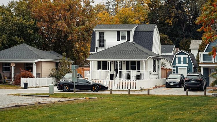 Canadian Homeowners Reconsider U.S. Property Holdings Amid Political Climate