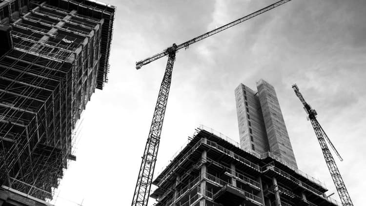 Commercial Real Estate Transactions Slow in May 2025 Amid Economic Uncertainty