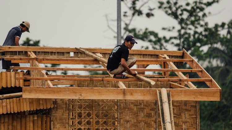 U.S. New-Home Sales Slip in July as Builders Slash Prices to Offset High Financing Costs