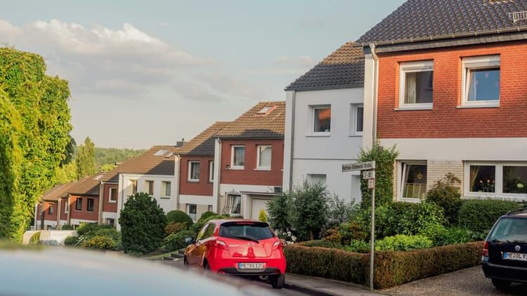 Navigating the Evolving Real Estate Market in 2025