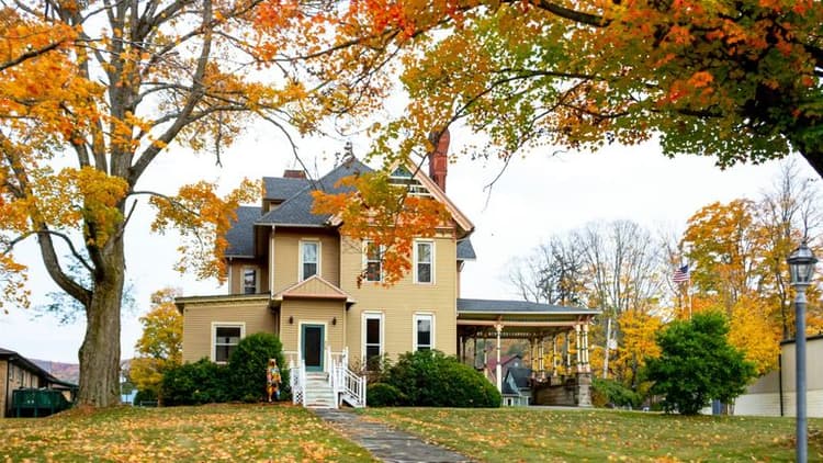 Zillow Removes Climate-Risk Scores From U.S. Home Listings