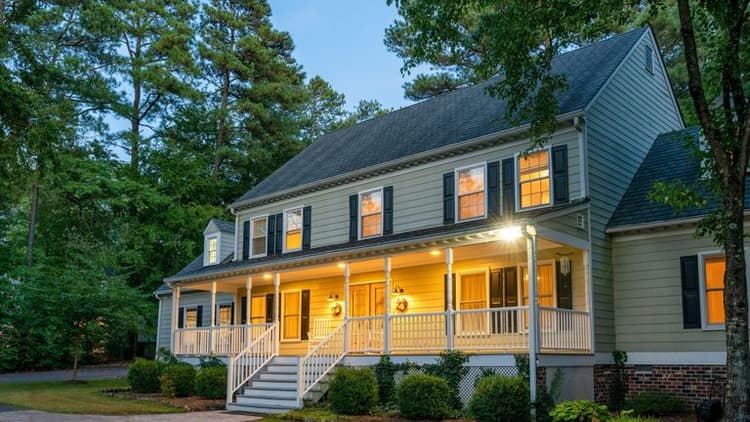 Spring Home Sales Season Faces Challenges Amidst Rising Inventory