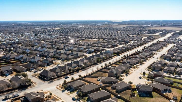 Major Housing Expert Predicts Huge Housing Market Reset in 2025