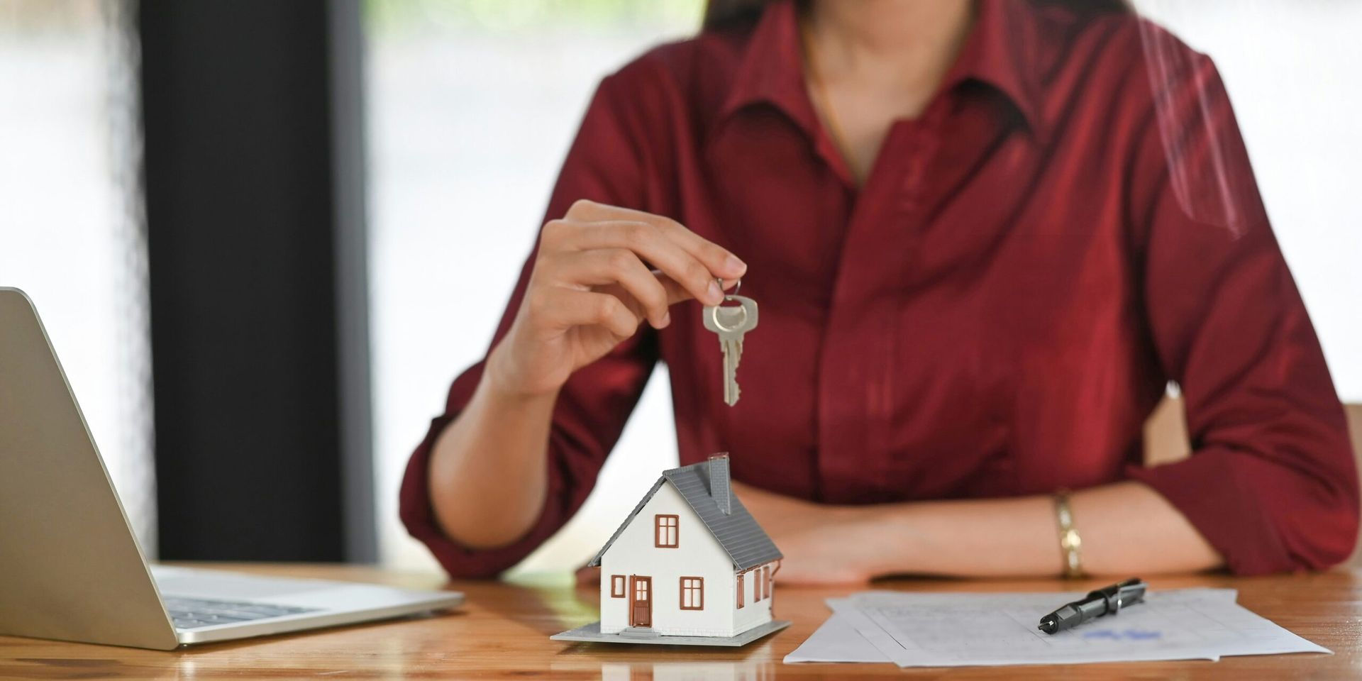 U.S. Mortgage Rates Experience Sharpest Weekly Drop in Over a Year