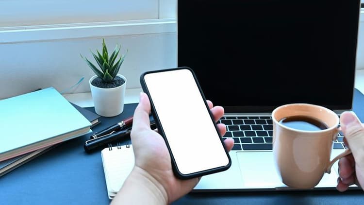 Los Angeles Real Estate Agents Embrace Technology to Enhance Client Experience in 2025