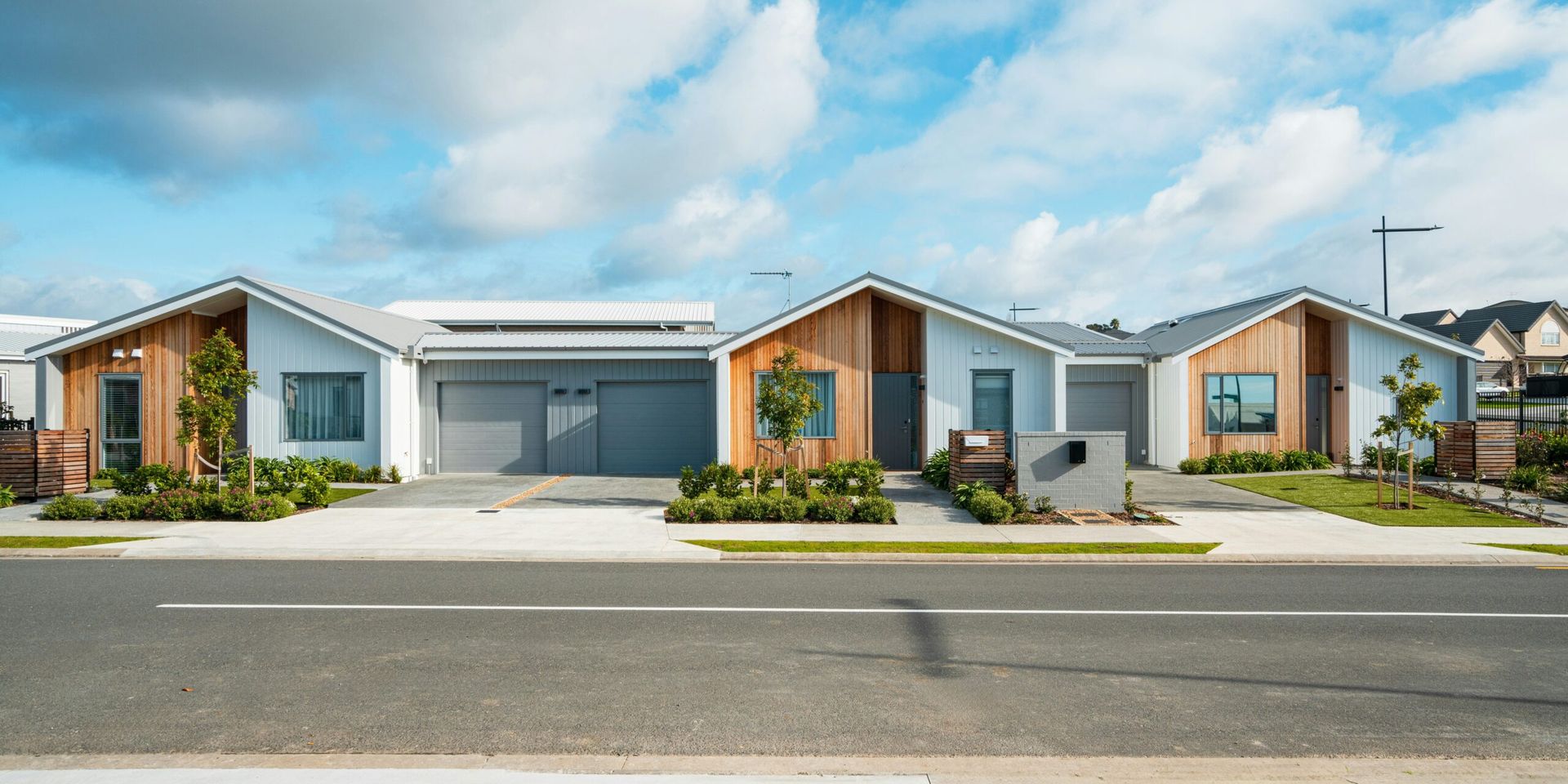 U.S. Housing Market Faces Challenges Amid Elevated Mortgage Rates and Limited Inventory