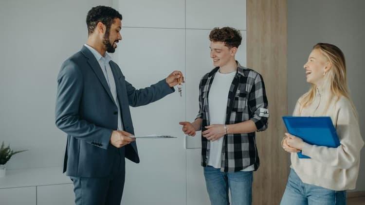National Realtor Association Expands Program to Facilitate More Foreign Home Buyers