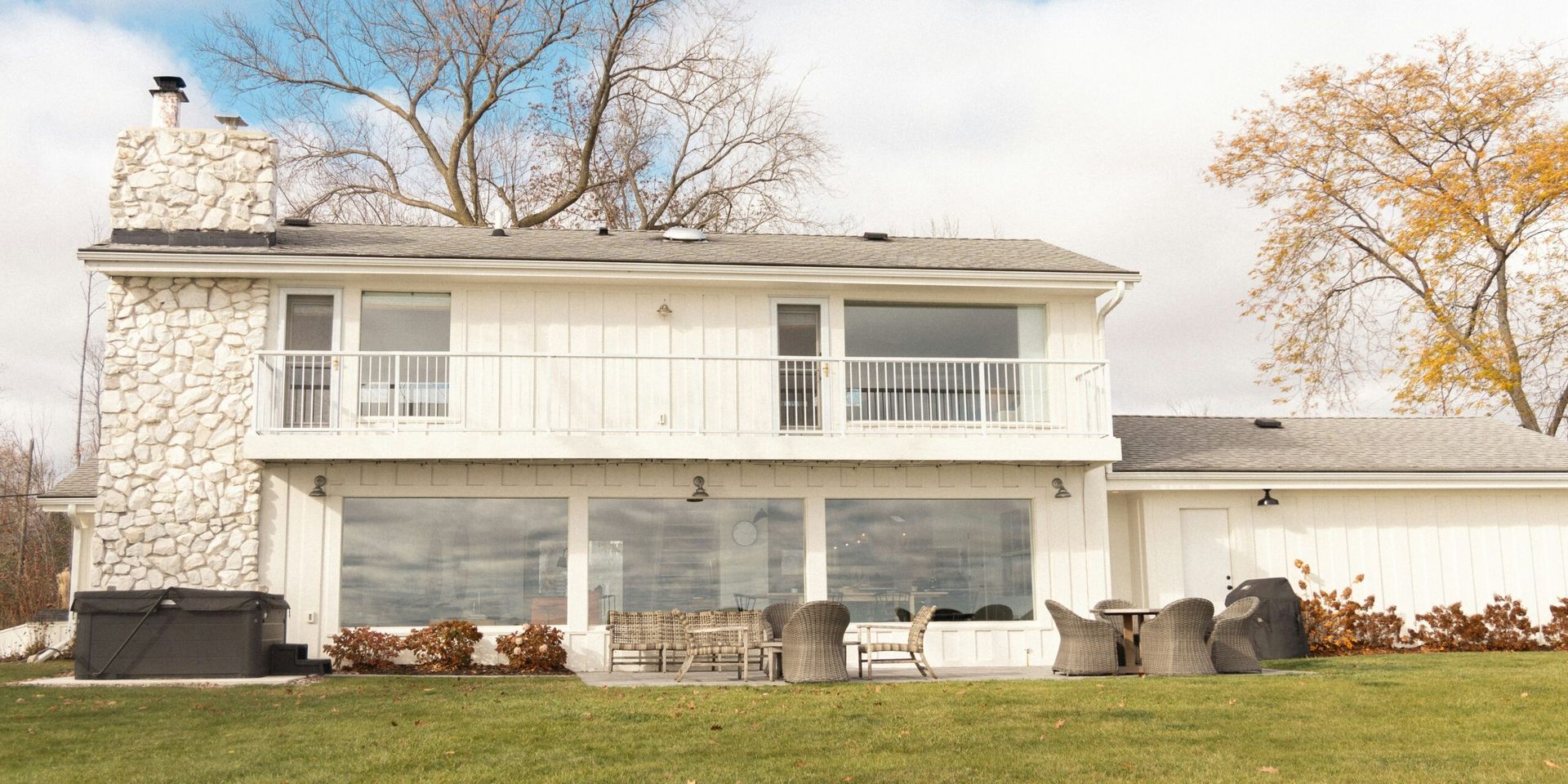 Ben Affleck and Jennifer Garner’s Former Home Sells Above Asking Price for $10.8 Million