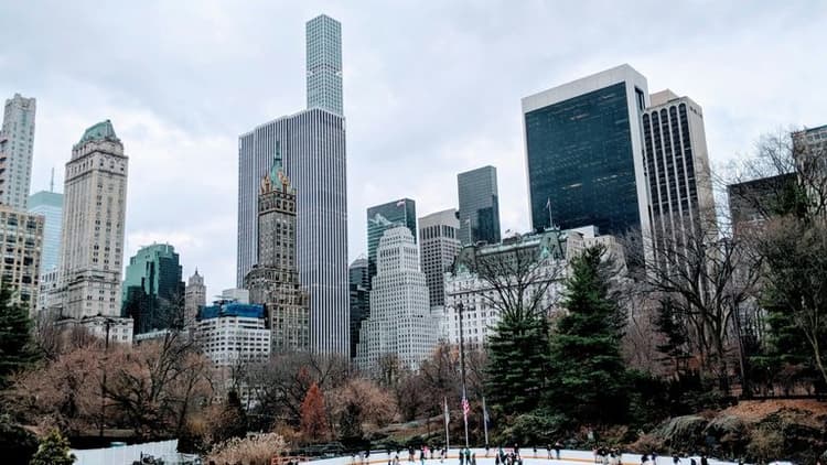 Real Estate Professionals Convene Online for 2026 Market Outlook and Strategic Planning