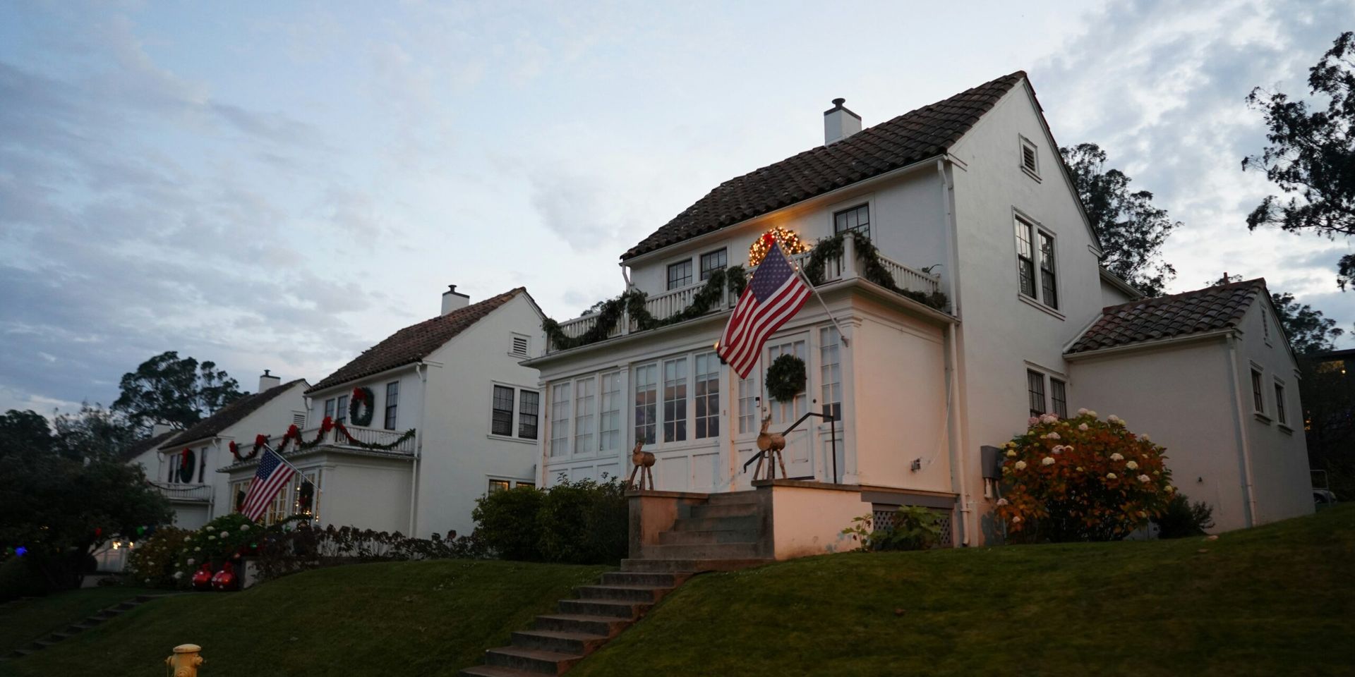 U.S. Pending Home Sales Tick Up as Mortgage Rates Ease