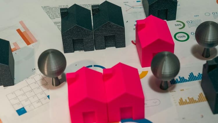 Los Angeles Housing Market Stabilizes in 2025 After Pandemic Surge
