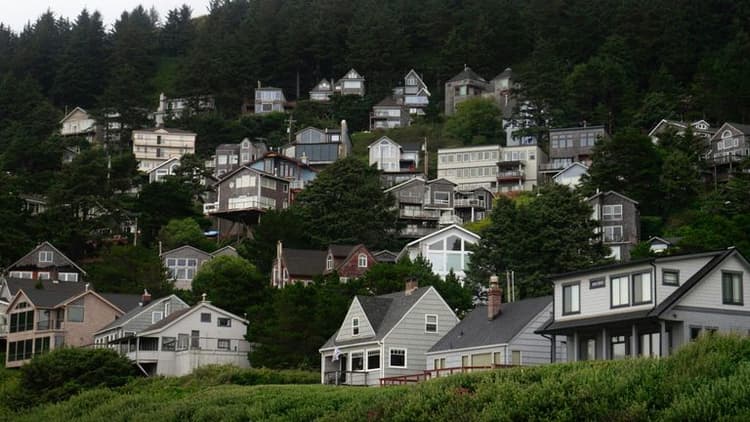 U.S. Housing Market Faces Challenges Amid High Mortgage Rates