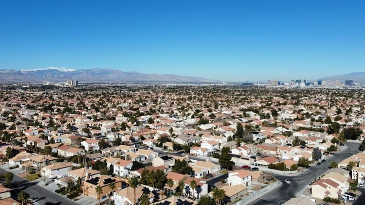 Los Angeles Housing Market Shows Resilience Amid Economic Challenges in Early 2025