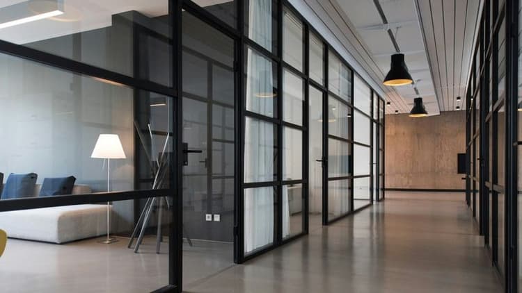 Los Angeles Commercial Real Estate Faces Challenges and Opportunities in 2025