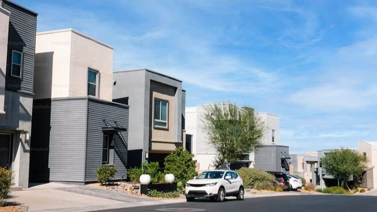 Navigating the Surge: Realtors Find New Markets in Rapidly Growing Affordable Suburbs
