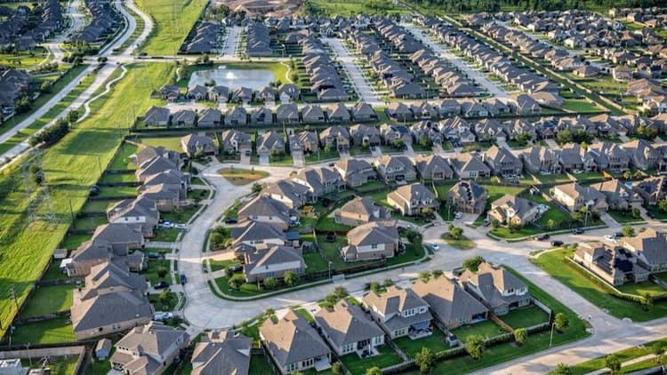 Brookfield in Talks to Acquire Yes! Communities in $10B Deal Signals Shift in Manufactured-Home Sector