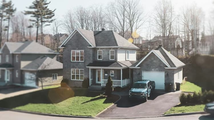 U.S. Housing Market Closes 2025 with Modest Price Growth and Mixed Sales Activity