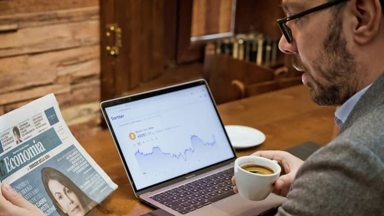 Realtors Embrace AI Tools to Enhance Client Services Amid Market Changes