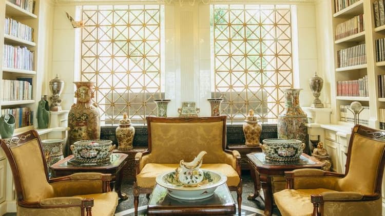 Paris Hilton Purchases Mark Wahlberg’s Former Mansion for $63 Million