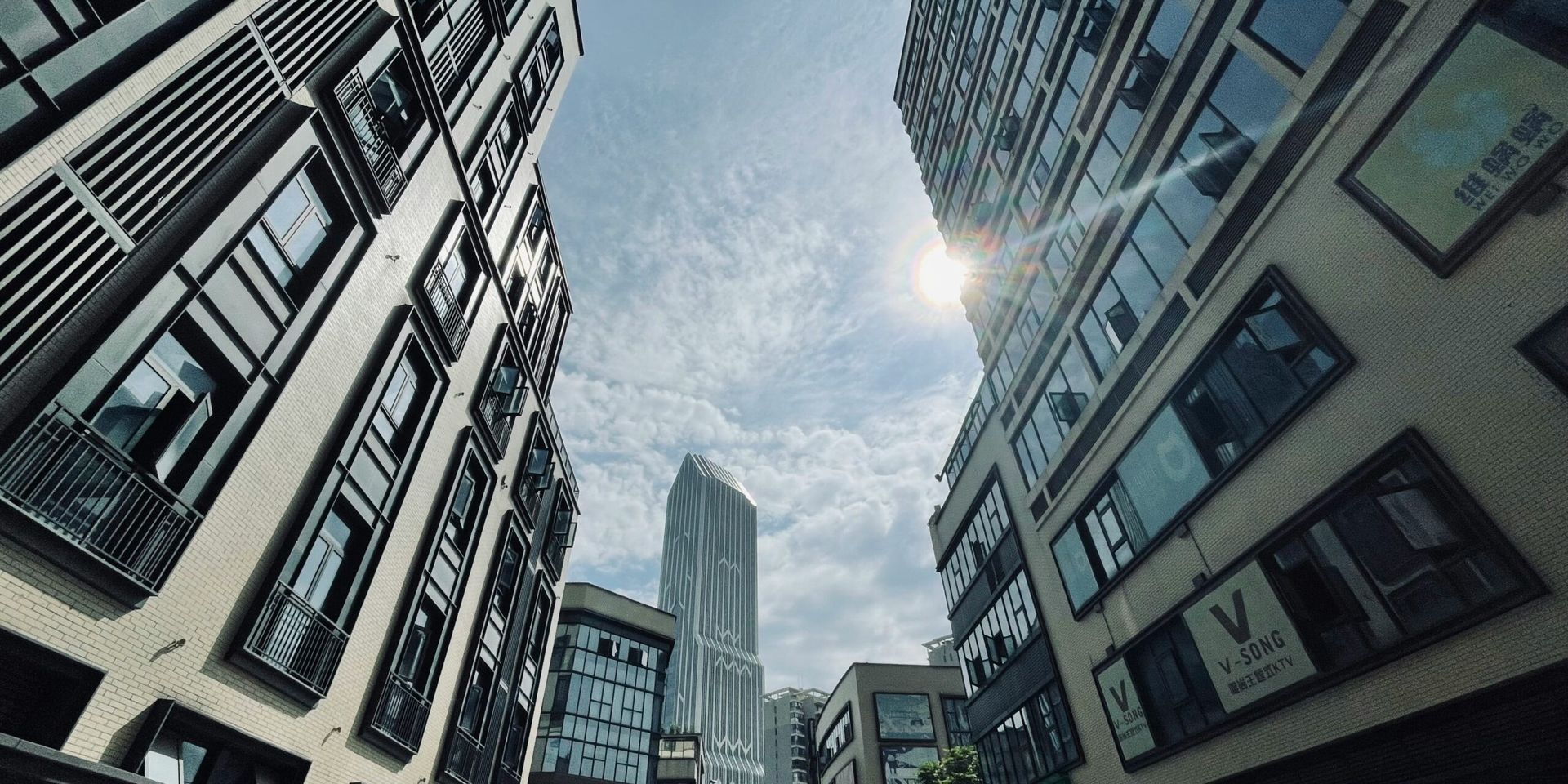 Commercial Real Estate Outlook 2025: Turning the Corner