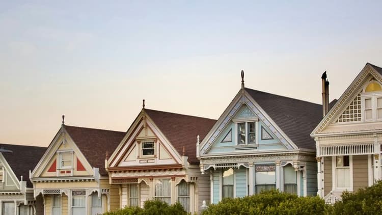U.S. Existing-Home Sales Decline for Second Consecutive Month in April 2025 Amid Elevated Mortgage Rates and Regional Market Divergence